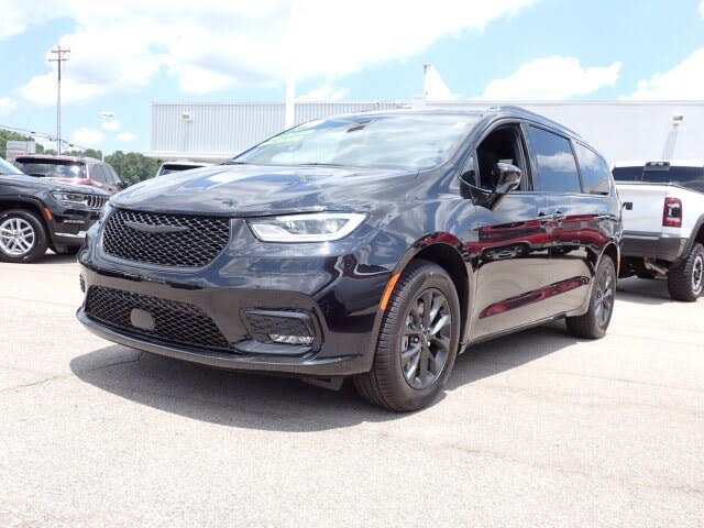 2022 Chrysler Pacifica Touring L AWD for sale in Durham, NC – photo 3