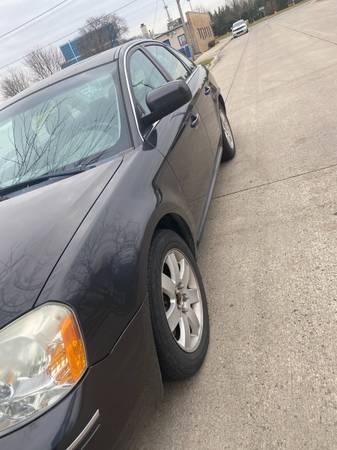 2007 Ford Five Hundred SEL - cars & trucks - by owner - vehicle... for sale in Dearborn, MI – photo 2