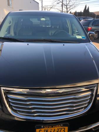 2015 CHRYSLER TOWN AND COUNTRY clean LOADED - - by for sale in Lynbrook, NY – photo 18