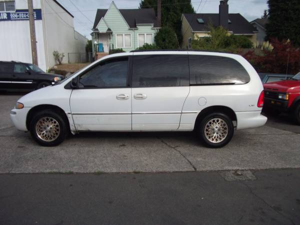 1998 CHRYSLER TOWN AND COUNTRY LXI VAN LOW MILES LEATHER IMPRESSIVE... for sale in Seattle, WA