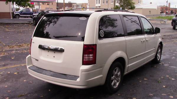 2008 Chrysler Town and Country Touring Minivan **3rd Row**DVD Player** for sale in Lockport, NY – photo 5