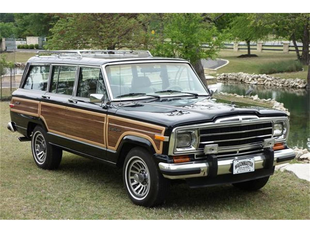 1990 Jeep Grand Wagoneer for sale in Kerrville, TX – photo 2