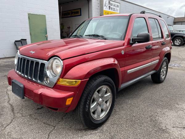 2007 Jeep Liberty Limited 4x4, w/ONLY 102k miles! - cars & for sale in Wyoming , MI – photo 2