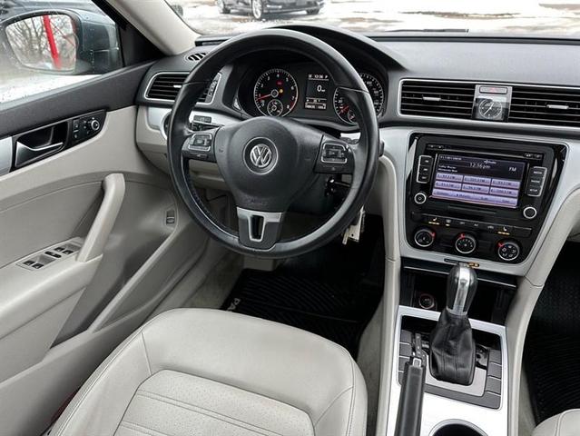 2013 Volkswagen Passat 3.6 SE for sale in Farmington, MN – photo 10