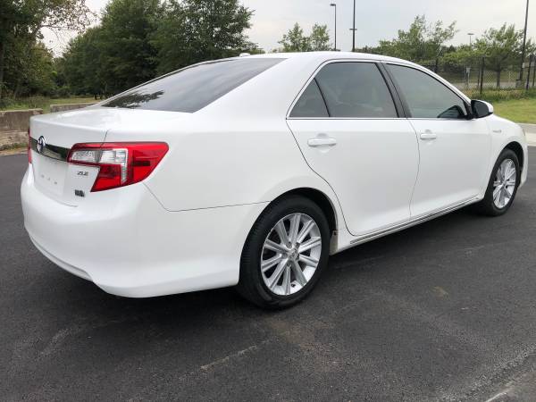 2014 Toyota Camry XLE Hybrid - cars & trucks - by owner - vehicle... for sale in Silver Spring, District Of Columbia – photo 4