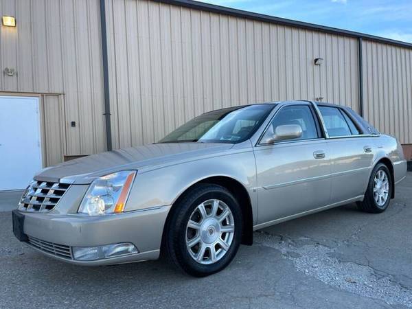 2008 Cadillac DTS Luxury II - 4 6 V8 - One Owner - Only 79, 000 Miles for sale in Uniontown , OH – photo 2