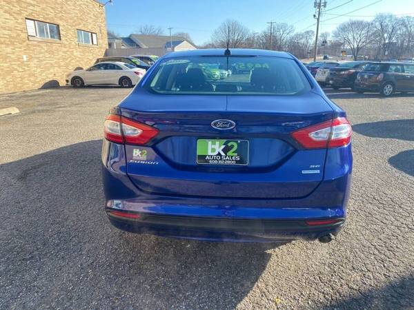 2015 Ford Fusion SE - cars & trucks - by dealer - vehicle automotive... for sale in Beloit, IL – photo 6
