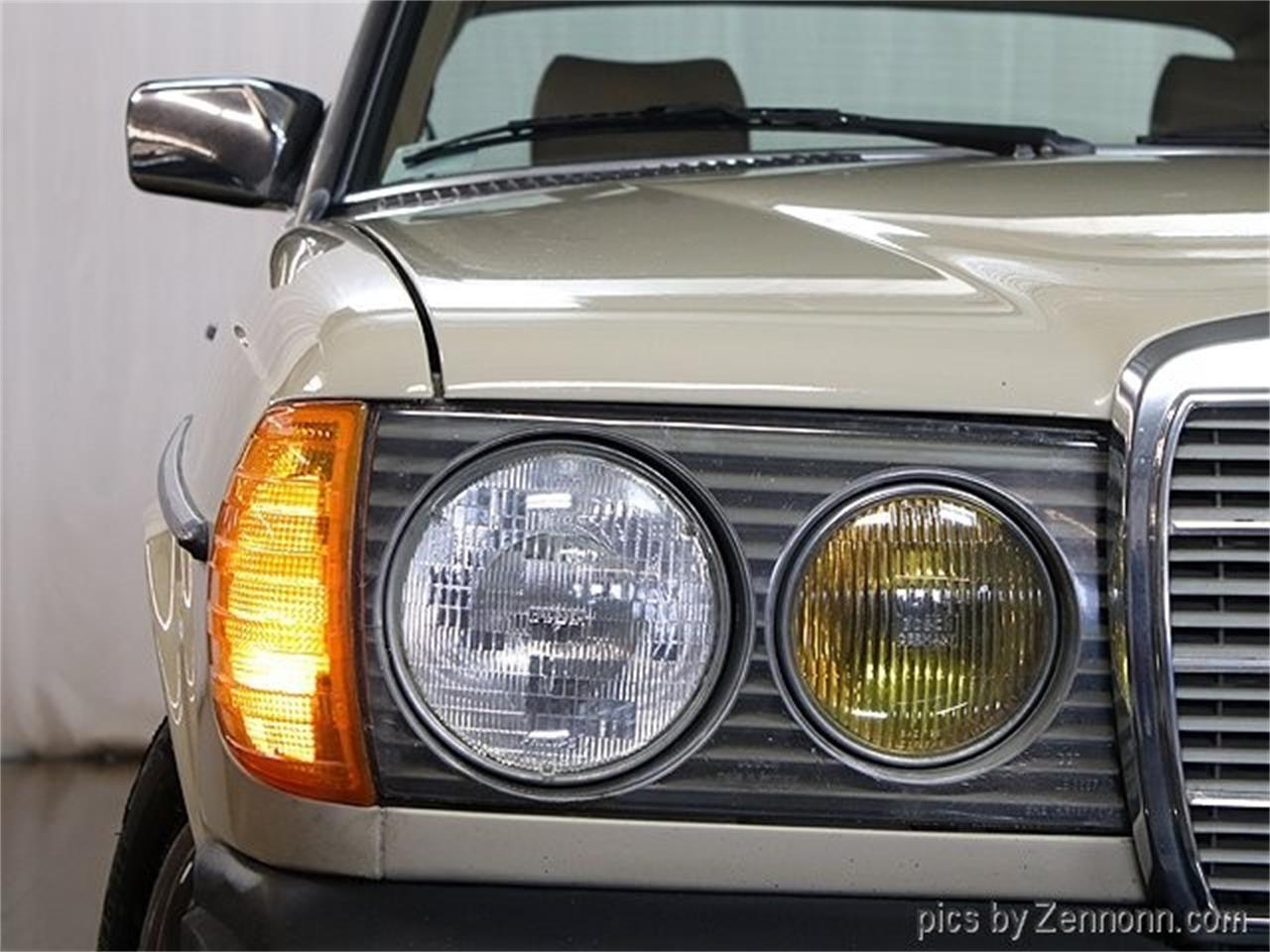 1983 Mercedes-Benz 240 for sale in Addison, IL – photo 4