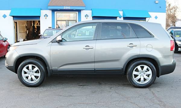 2013 Kia Sorento AWD 4dr I4-GDI LX - - by dealer for sale in Hooksett, NH – photo 2