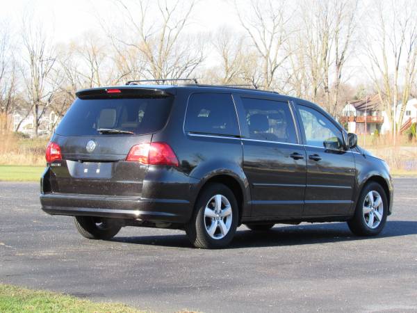 2011 Volkswagen Routan SE w/ 3rd Row Seating - cars & trucks - by... for sale in Jenison, MI – photo 8