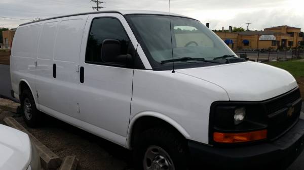 15 CHEVY EXPRESS 2500 CARGO VAN- V8, 6 SPD AUTO, AIR, NEWER TIRES for sale in Miamisburg, OH – photo 7