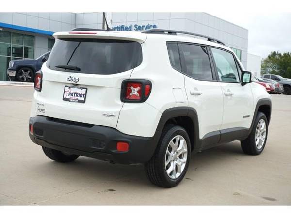 2016 Jeep Renegade Latitude - SUV - cars & trucks - by dealer -... for sale in Ardmore, TX – photo 3