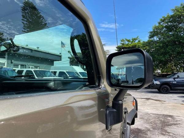 2005 HUMMER H2 SUT Base 4WD 4dr Crew Cab SB Pickup for sale in Hollywood, FL – photo 16
