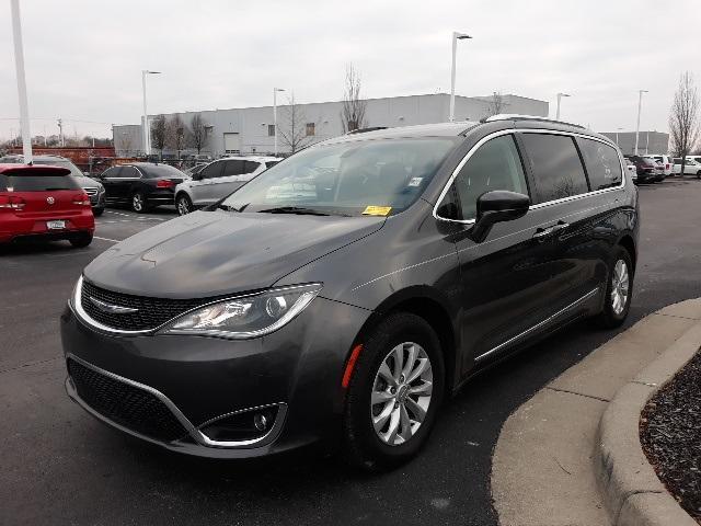 2018 Chrysler Pacifica Touring-L for sale in Avon, IN – photo 3