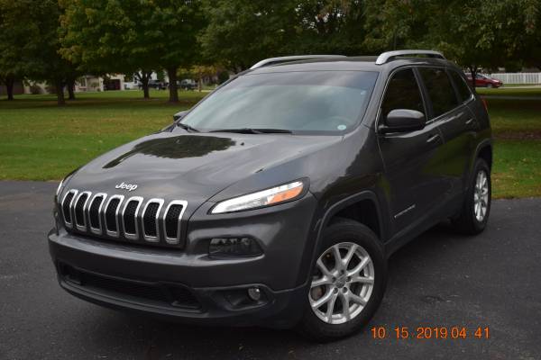 2017 Jeep Cherokee Latitude 4x4! ONLY 27,000 Miles! for sale in Coldwater, IN – photo 2