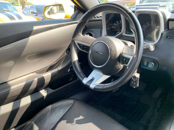 R1. 2011 Chevrolet Camaro LT 6 SPEED MANUAL LEATHER SUN ROOF CLEAN for sale in Stanton, CA – photo 21