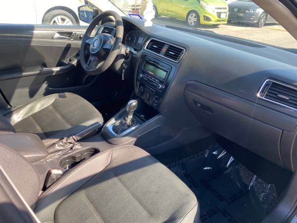 2012 Volkswagen Jetta SE - - by dealer - vehicle for sale in Grand Prairie, TX – photo 10