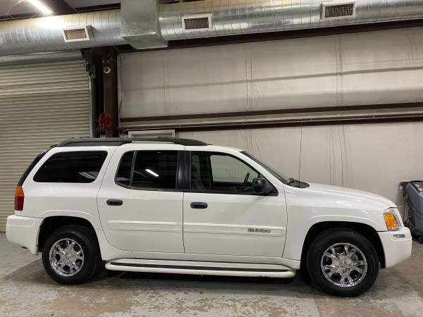 2004 GMC Envoy XL 4dr 2WD SLT, 3rd Row, Low Miles, Very Clean!!! -... for sale in Madera, CA – photo 2
