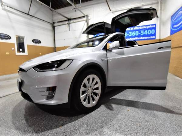 2016 Tesla Model X AWD 4dr 75D - - by dealer - vehicle for sale in Chicago, IL – photo 4