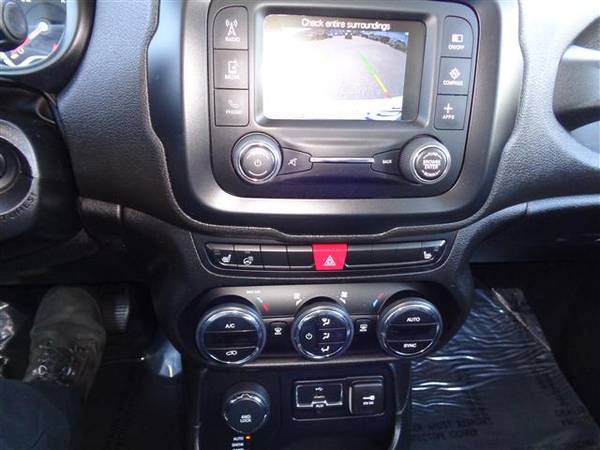 2016 Jeep Renegade Limited 4x4 - Leather for sale in Wautoma, WI – photo 15