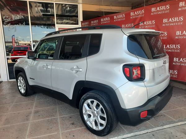 2015 Jeep Renegade Latitude low Miles - - by dealer for sale in Grand Prairie, TX – photo 5
