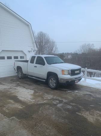 Clean gmc sierra for sale in Livermore, ME