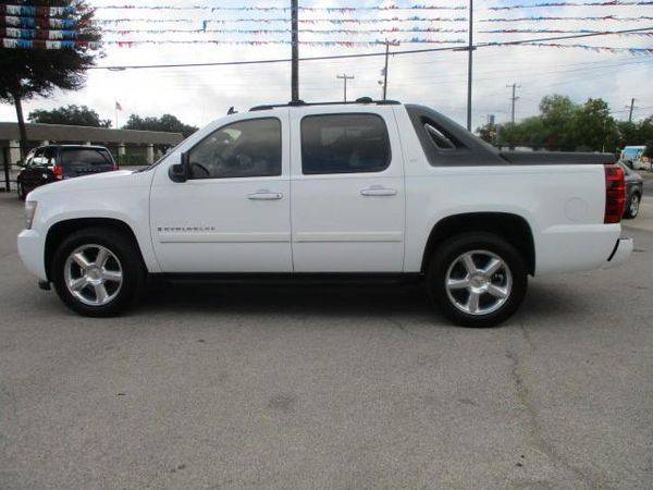 2008 Chevrolet Chevy Avalanche LT w/2LT BUY HERE/PAY HERE!! for sale in San Antonio, TX – photo 4