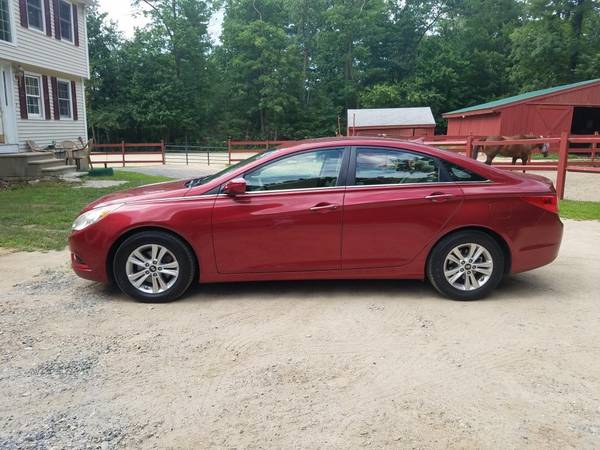 2011 HYUNDAI SONATA GLS LOW LOW MILES! - cars & trucks - by owner -... for sale in East Derry, NH – photo 4