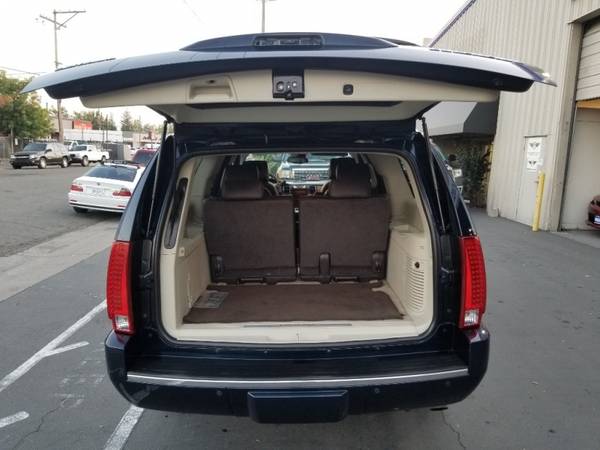 2009 Cadillac Escalade ESV AWD 4dr Platinum Edition , ONE OWNER ,... for sale in Sacramento , CA – photo 7