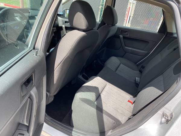 09 Ford Focus Se for sale in Brownsville, TX – photo 6