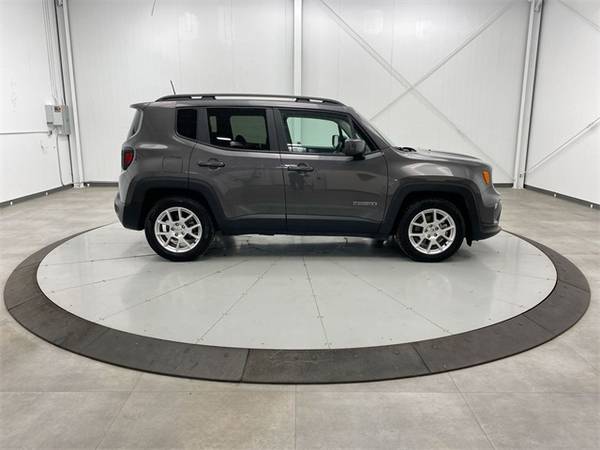 2019 Jeep Renegade Latitude - - by dealer - vehicle for sale in Chillicothe, OH – photo 4