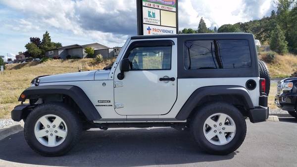 2011 Jeep Wrangler Sport 4WD HardTop Manual with Low Miles One Owner for sale in Ashland, OR – photo 12