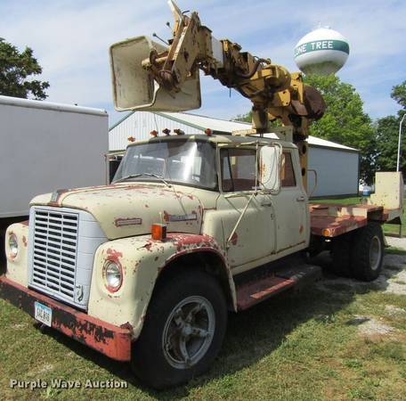 73 IH CREW CAB BOOM TRUCK for sale in Lone Tree, IA