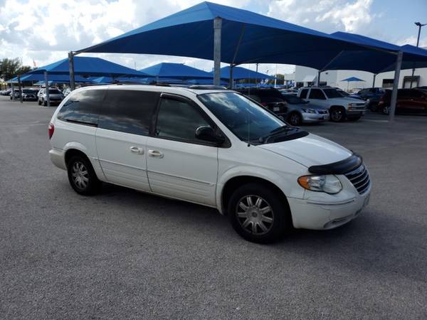 2005 Chrysler Town & Country Stone White FANTASTIC DEAL! for sale in San Antonio, TX – photo 8