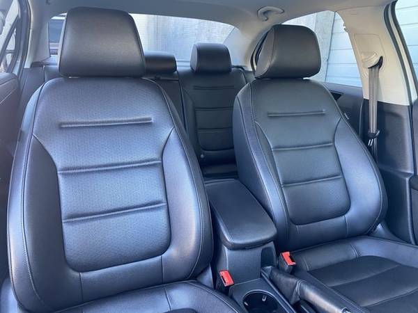 2017 Volkswagen Jetta 1.4T SE Leather, Blind Spot, Back Up Camera -... for sale in Portland, OR – photo 11
