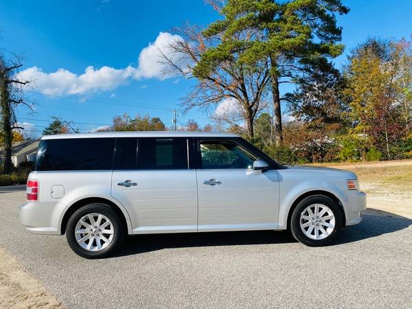 2011 Ford Flex - cars & trucks - by owner - vehicle automotive sale for sale in Fayetteville, NC – photo 2