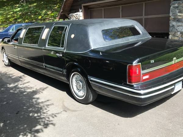 Black Lincoln Limousine for sale in Asheville, NC