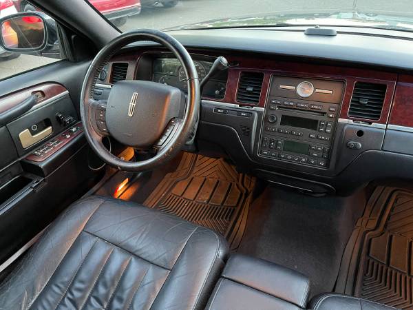 2005 Lincoln Town Car Signature Sedan BLACK LEATHER 6 PASSENGER for sale in Citrus Heights, CA – photo 20