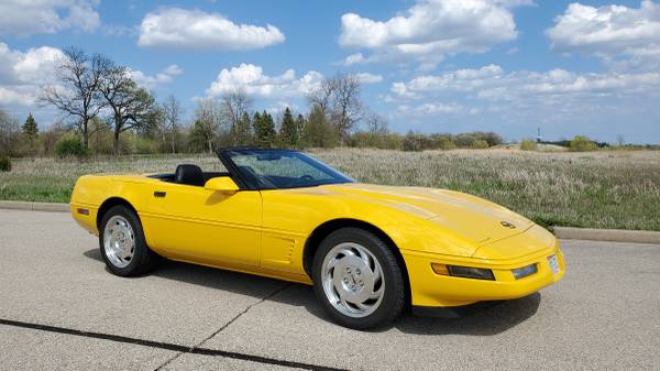 1996 Chevrolet Corvette Convertible Yellow LT1 - - by for sale in Kenosha, WI