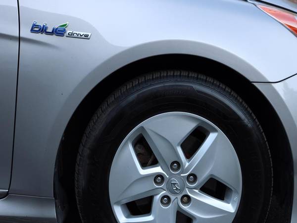2012 Hyundai Sonata Hybrid **SALE PENDING** for sale in Canton, CT – photo 7