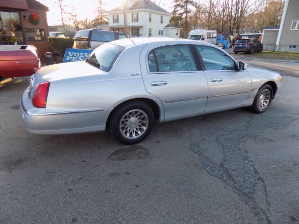 2001 LINCOLN TOWN CAR SIGNAT - - by dealer - vehicle for sale in Brockton, MA – photo 5