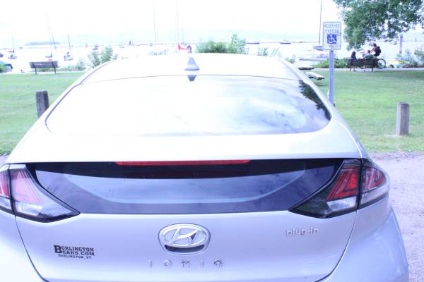 2020 Hyundai Ioniq Hybrid Plug-In Limited for sale in Burlington, VT – photo 17