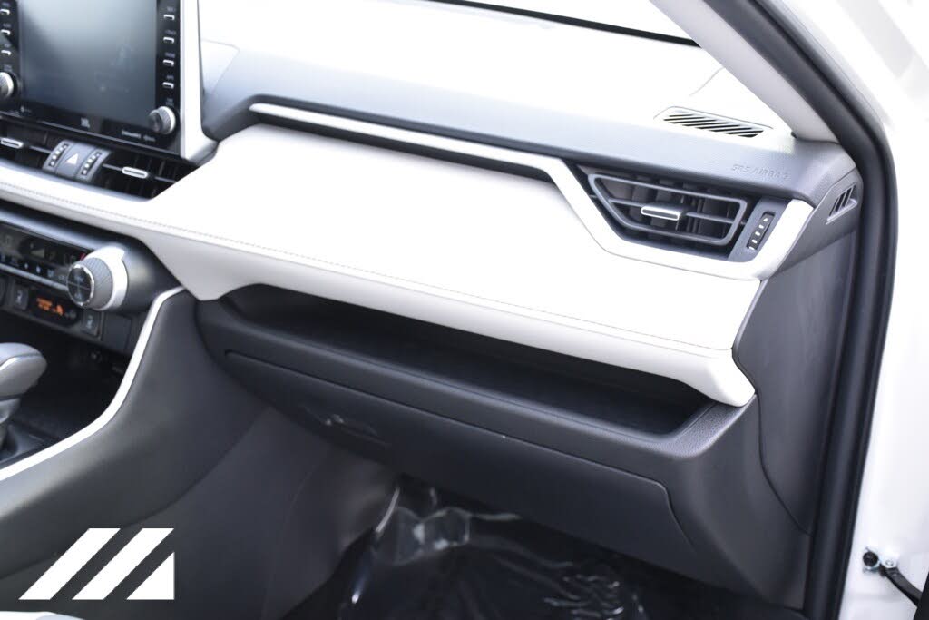 2022 Toyota RAV4 Hybrid XLE Premium AWD for sale in Saint Paul, MN – photo 17