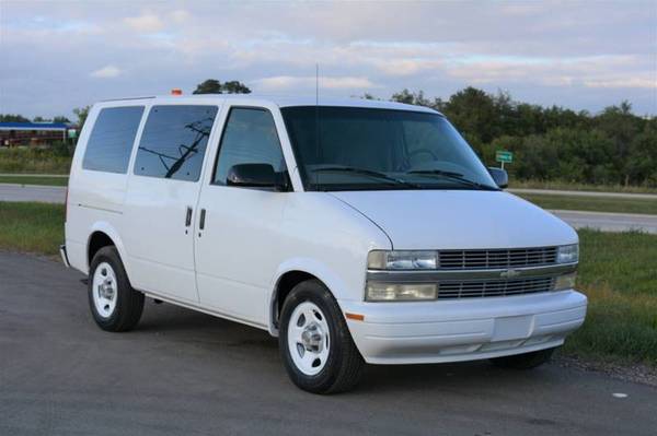 2003 Chevrolet Astro All-Wheel Drive Cargo Van for sale in Chicago, IL – photo 2