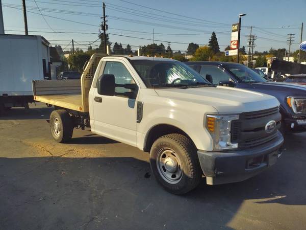2018 Ford F-350 Super Duty XLT - - by dealer - vehicle for sale in Portland, OR – photo 2