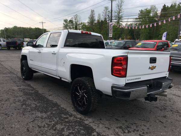 2017 Chevy Silverado LT 6.6L Crew Cab New Fuel 20's New 285 Tires! for sale in Bridgeport, NY – photo 5
