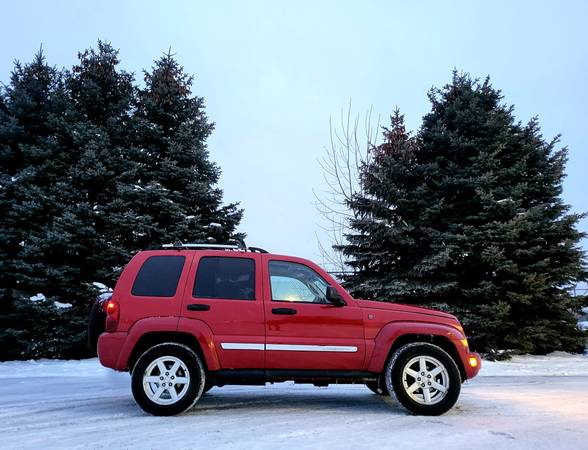 2006 Jeep Liberty 4x4! - - by dealer - vehicle for sale in Holland , MI