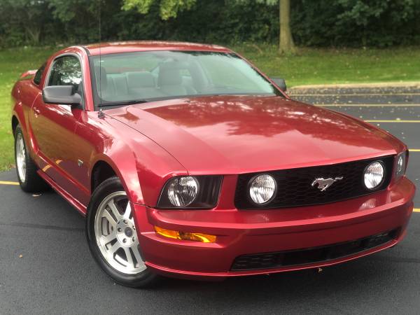 2005 Ford Mustang GT-Premium*84k-Miles*Auto*4.6L-V8*Leather*Great-Deal for sale in East Dundee, IL