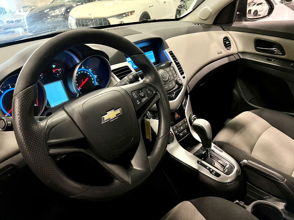 2016 Chevrolet Cruze LS Sedan FWD for sale in Mc Cook, IL – photo 15