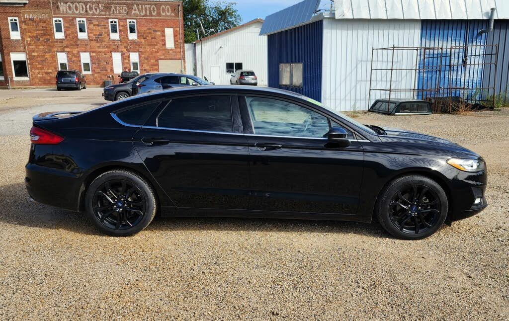 2019 Ford Fusion SE for sale in Union, IA – photo 4